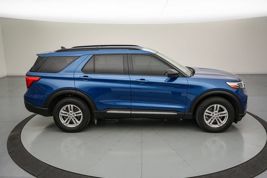 Certified 2023 Ford Explorer XLT w/ Class IV Trailer Tow Package AWD/4WD image 3