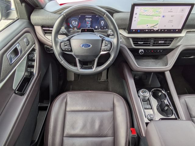 Certified 2026 Ford Explorer Platinum RWD image 17