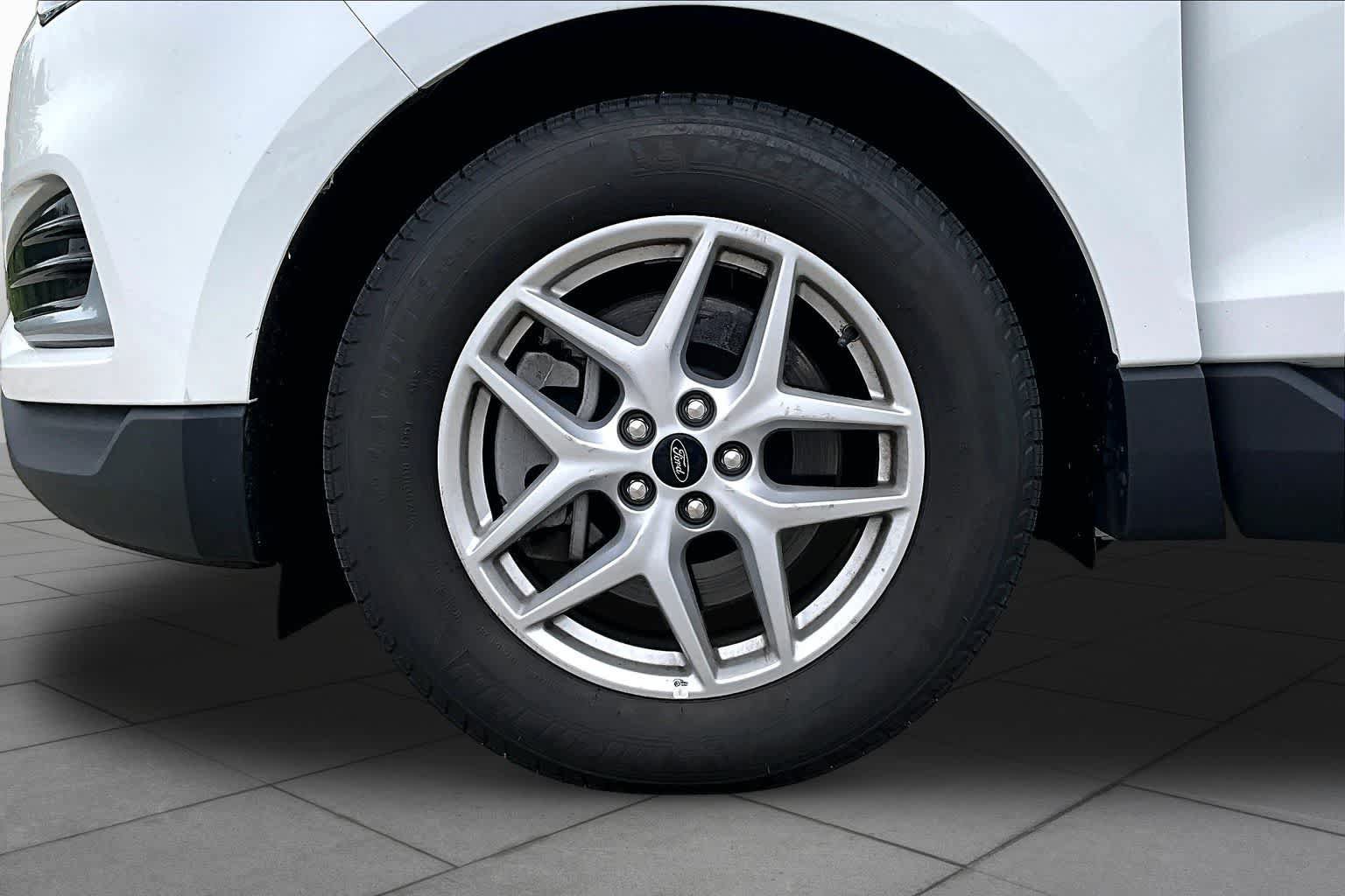 Certified 2024 Ford Edge SEL AWD/4WD image 11