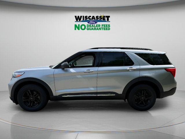 Certified 2022 Ford Explorer XLT w/ Equipment Group 202A AWD/4WD image 2