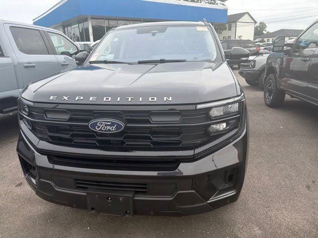 Certified 2025 Ford Expedition Active AWD/4WD image 6