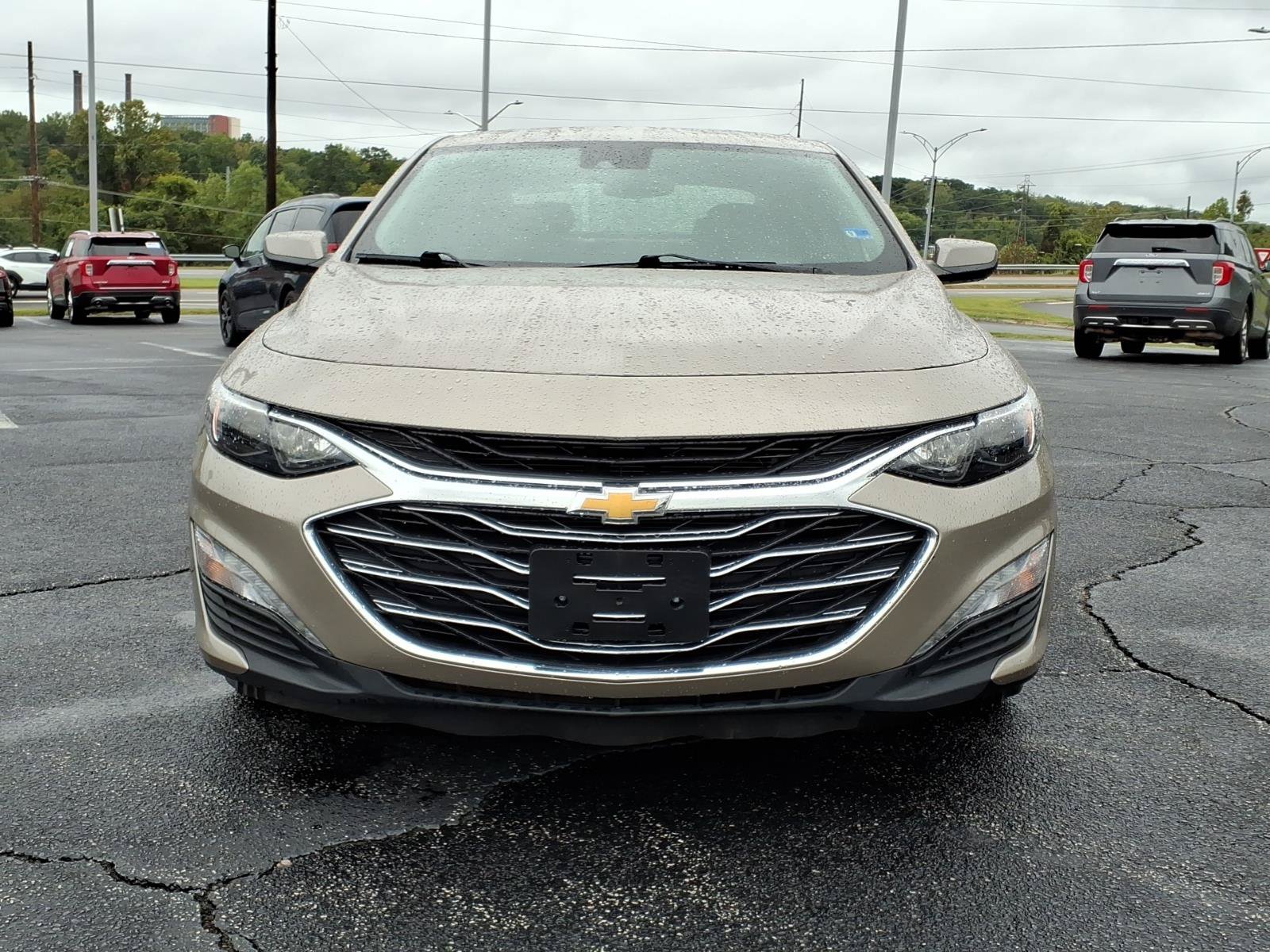 Used 2024 Chevrolet Malibu LT FWD image 2