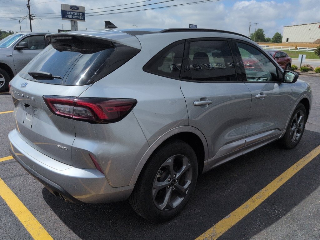 Certified 2024 Ford Escape ST-Line w/ Tech Pack #1 AWD/4WD image 3