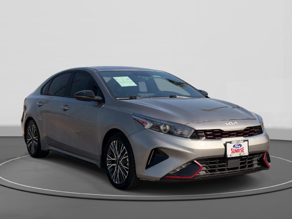 Used 2023 Kia Forte GT-Line w/ GT-Line Premium Package FWD image 4