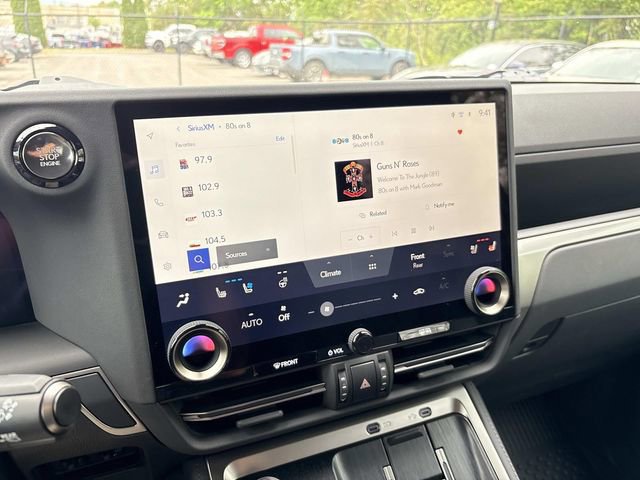 Used 2025 Lexus GX 550 w/ Accessory Package (2T) AWD/4WD image 34