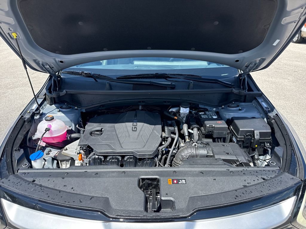 Used 2025 Kia Sportage EX FWD image 28