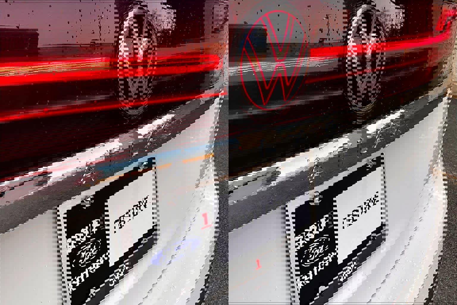 Used 2025 Volkswagen Atlas SE image 29