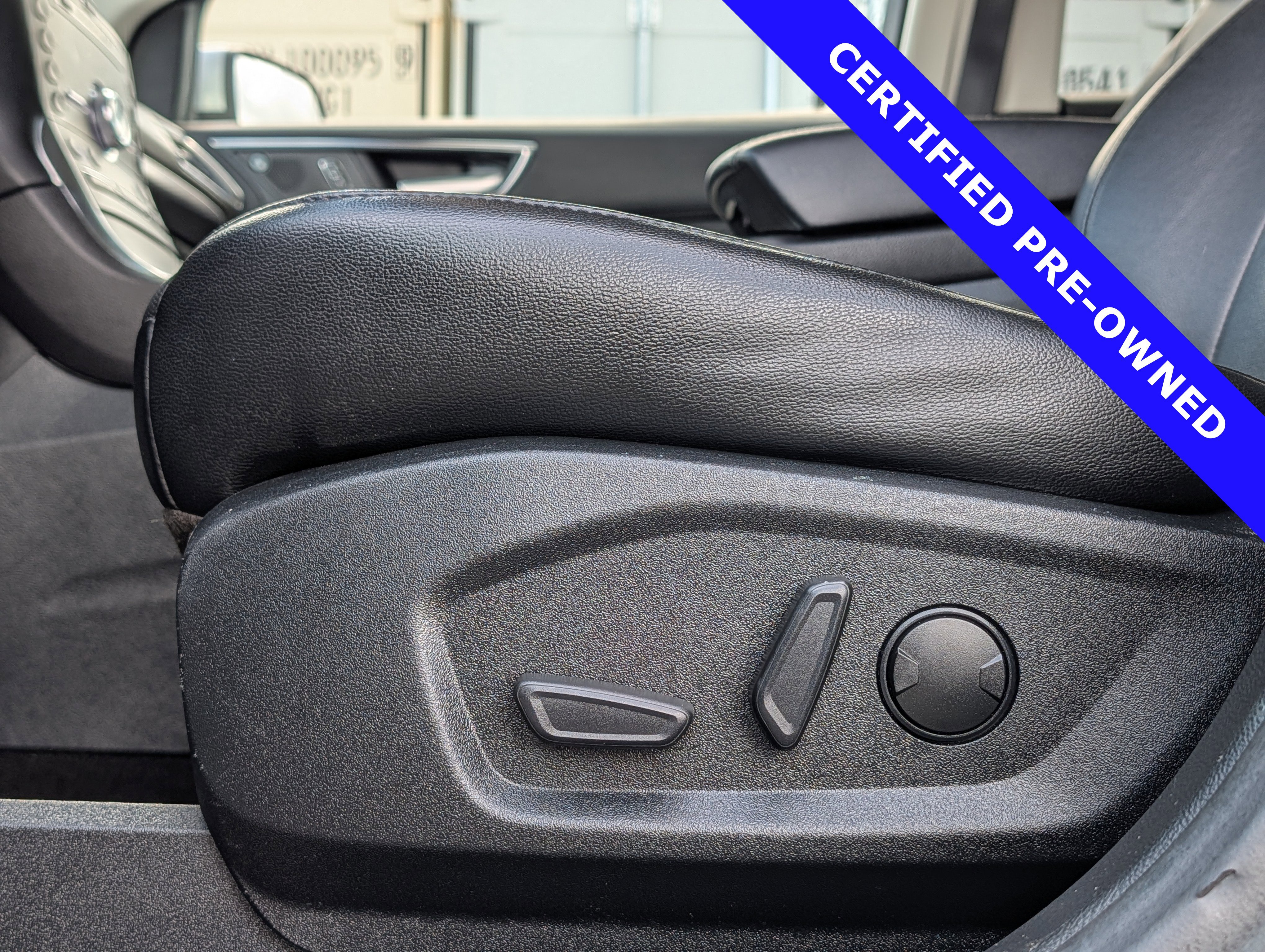 Certified 2020 Ford Edge Titanium w/ Equipment Group 301A FWD image 23