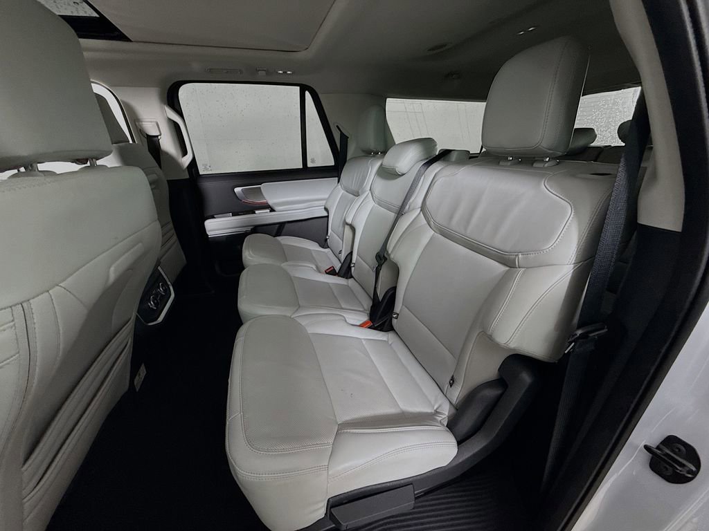 Certified 2025 Ford Expedition Max Platinum image 27