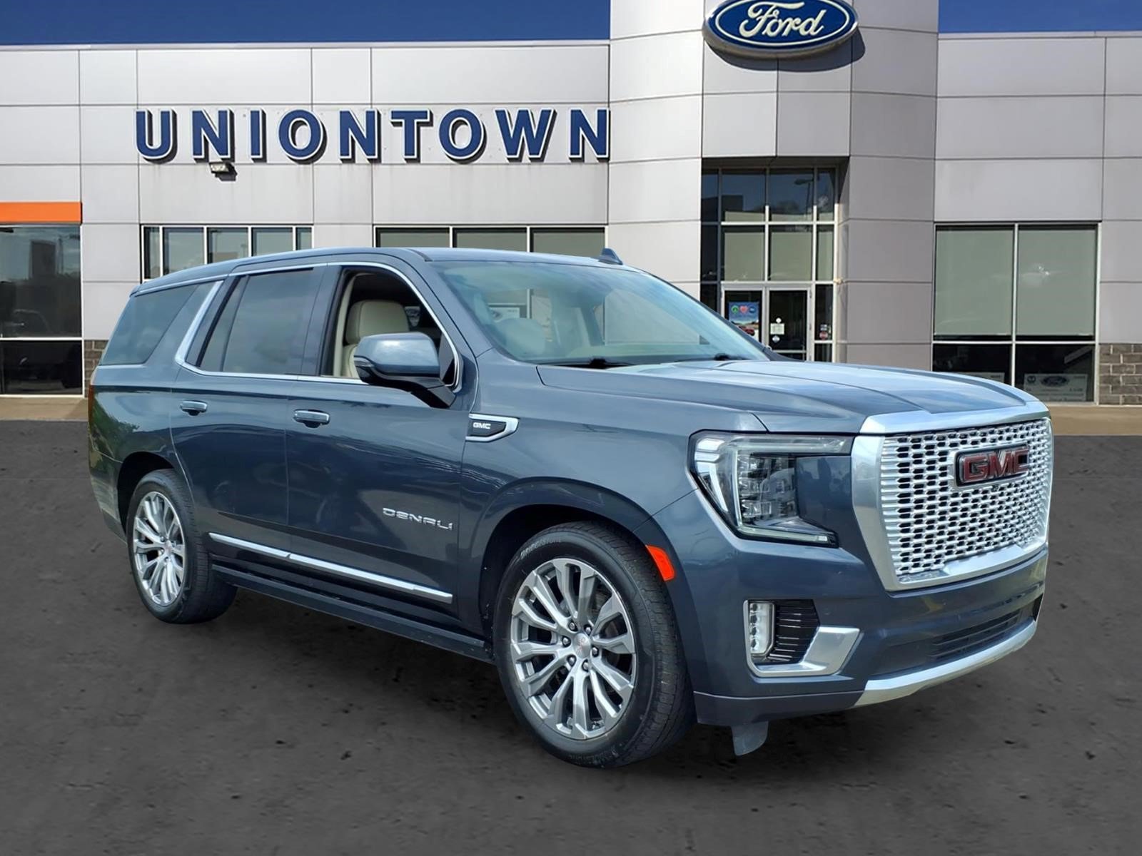 Used 2021 GMC Yukon Denali w/ Denali Ultimate Package AWD/4WD image 1