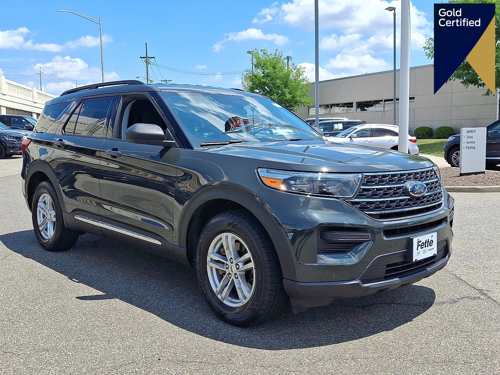 Certified 2022 Ford Explorer XLT image 1