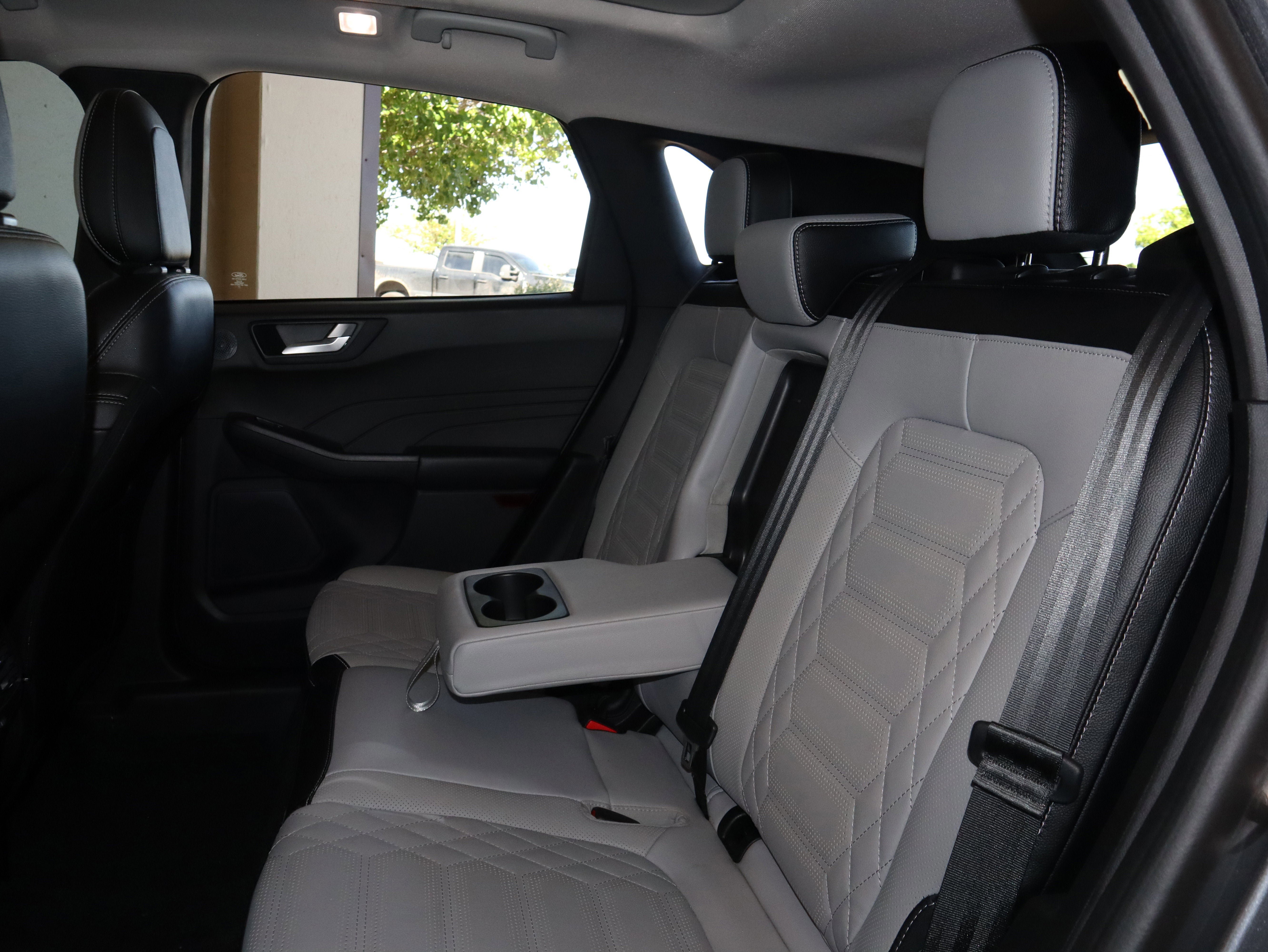 Certified 2023 Ford Escape Platinum w/ Premium Technology Package AWD/4WD image 37