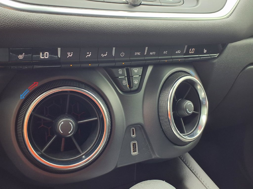 Used 2022 Chevrolet Blazer LT FWD image 16