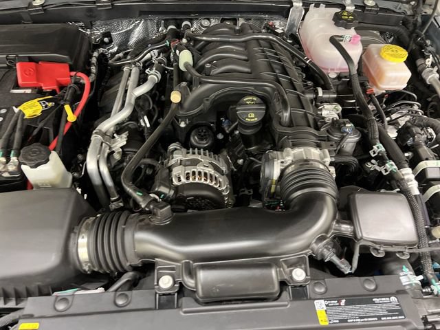 Used 2025 Jeep Wrangler Sport AWD/4WD image 10