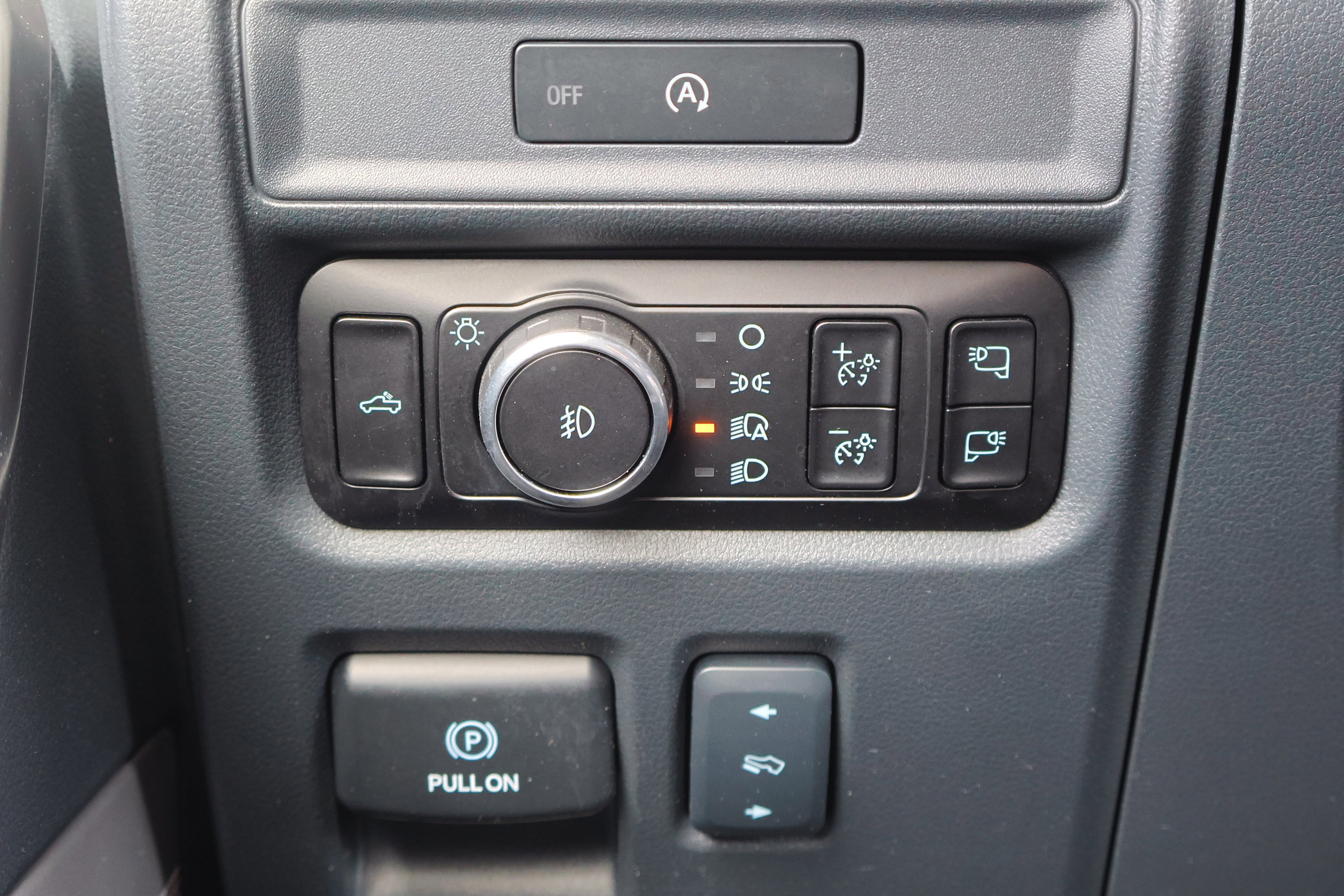 Certified 2025 Ford F150 Lariat w/ Equipment Group 501A Mid image 12