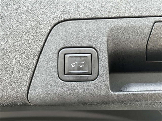 Used 2022 Buick Envision Avenir w/ Technology Package II image 9