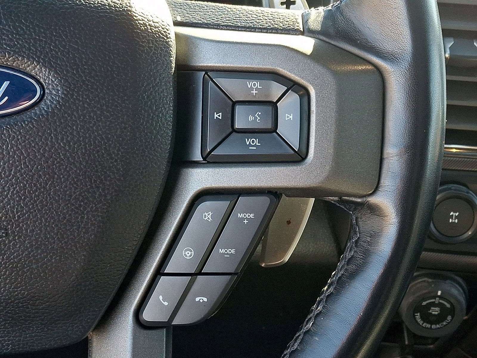 Certified 2019 Ford F150 Raptor w/ Equipment Group 802A Luxury image 21