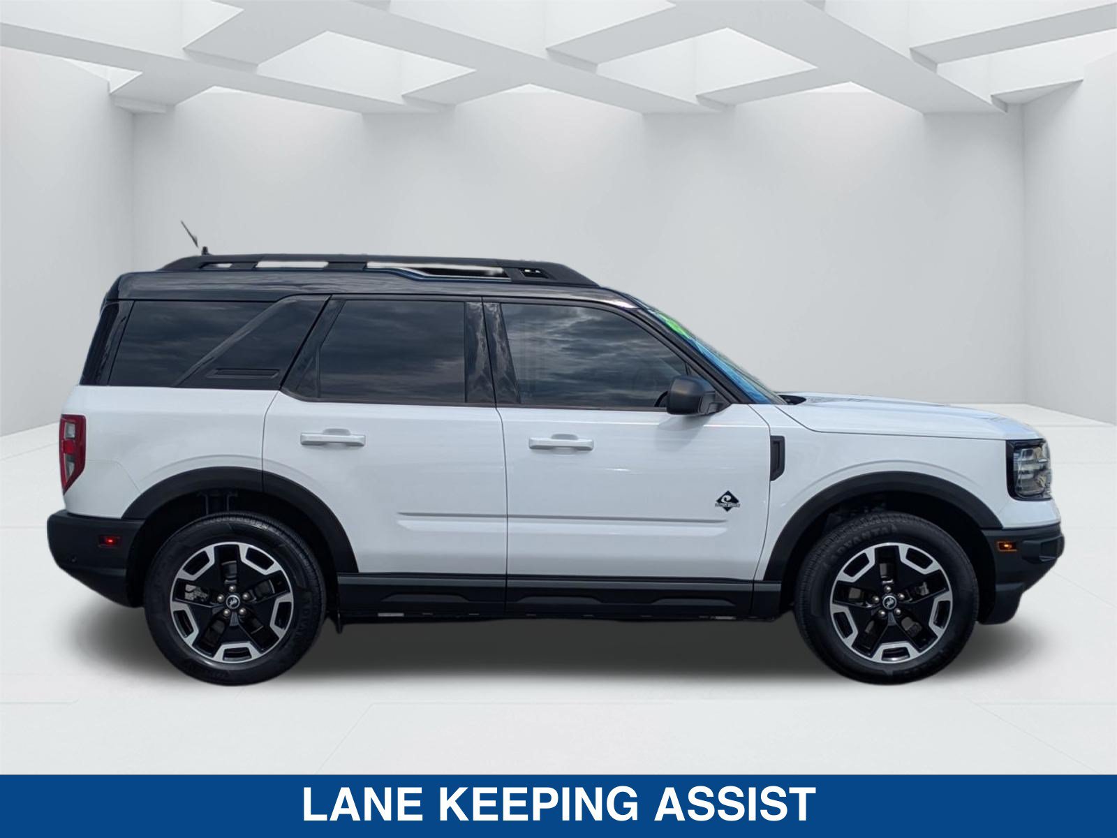 Certified 2022 Ford Bronco Sport Outer Banks w/ Tech Package AWD/4WD image 4