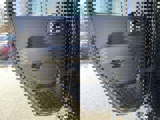 Used 2021 Jeep Wrangler Unlimited Rubicon w/ Trailer Tow Package image 13