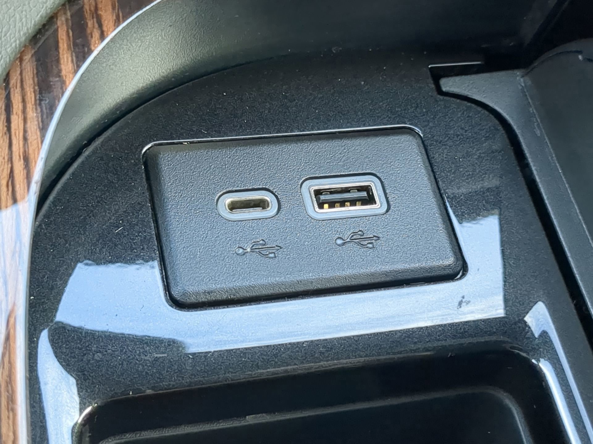 Used 2021 Cadillac Escalade ESV Premium Luxury AWD/4WD image 64