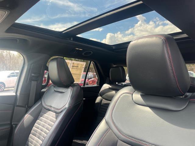 Certified 2025 Ford Explorer ST-Line w/ Premium Package image 7