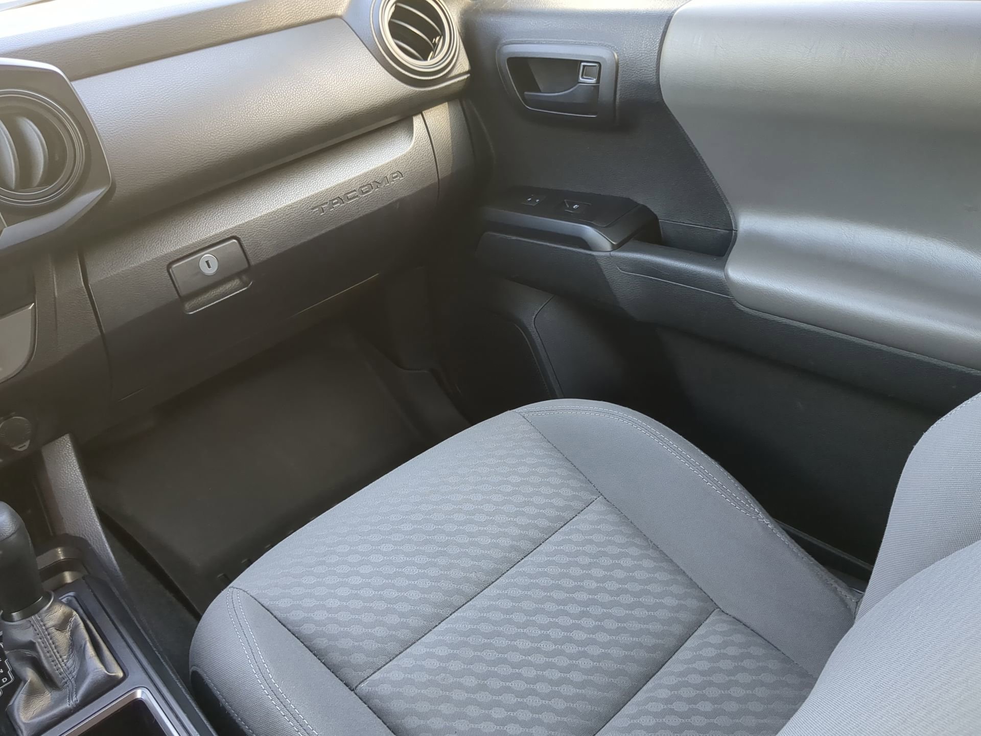 Used 2022 Toyota Tacoma SR RWD image 51