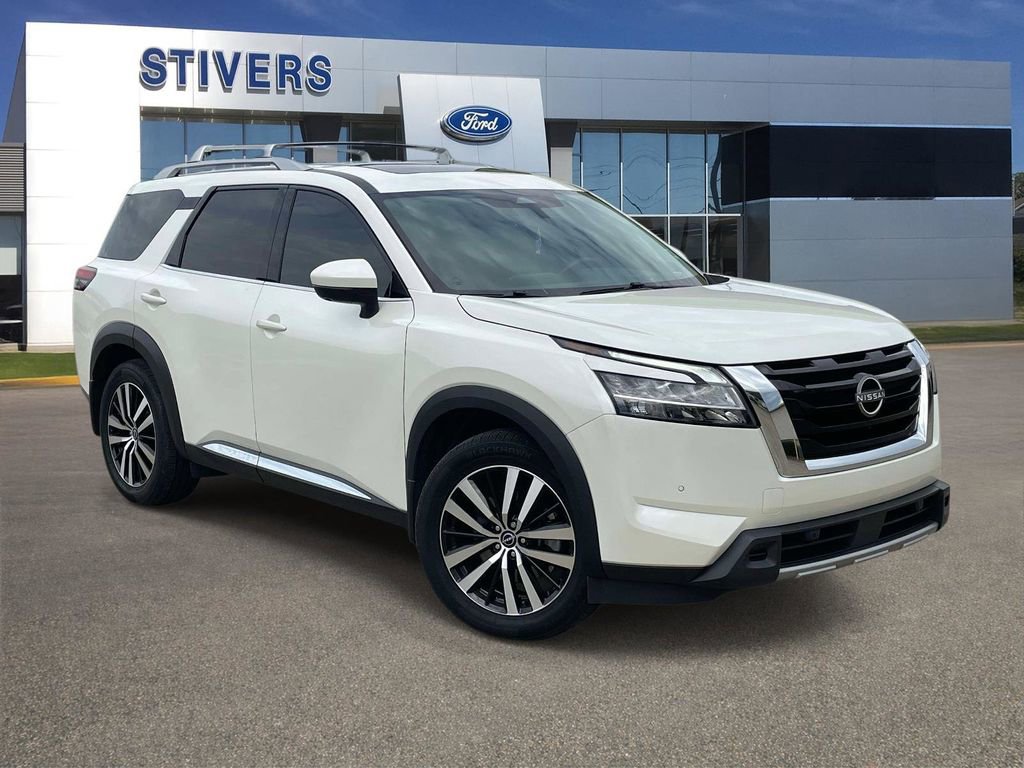 Used 2024 Nissan Pathfinder Platinum w/ Cargo Package