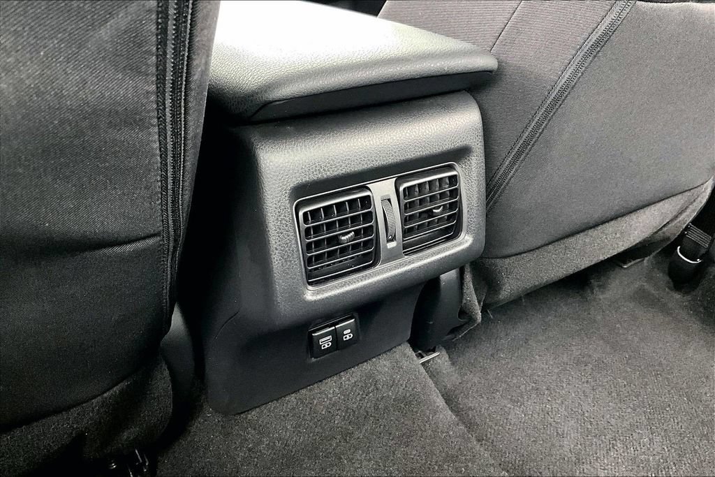 Used 2025 Toyota Camry LE FWD image 33