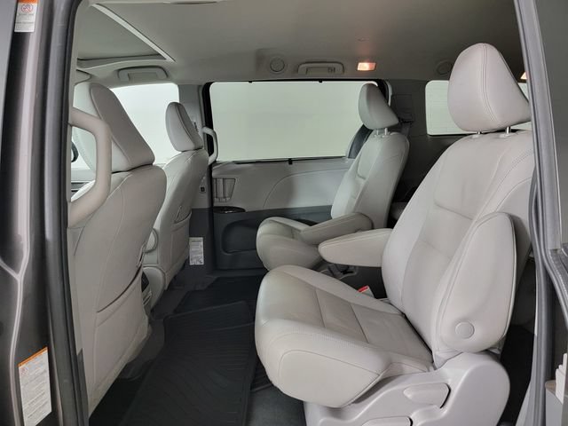 Used 2020 Toyota Sienna XLE w/ XLE Navigation Package AWD/4WD image 15