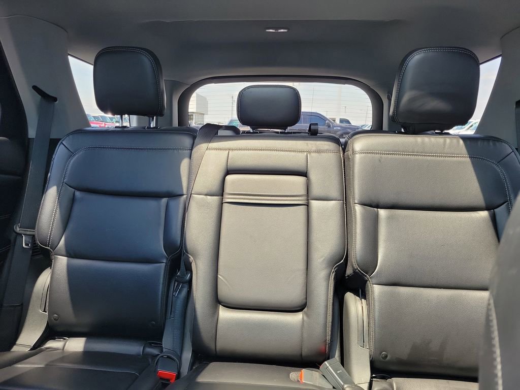 Certified 2021 Ford Explorer XLT w/ Equipment Group 202A AWD/4WD image 17