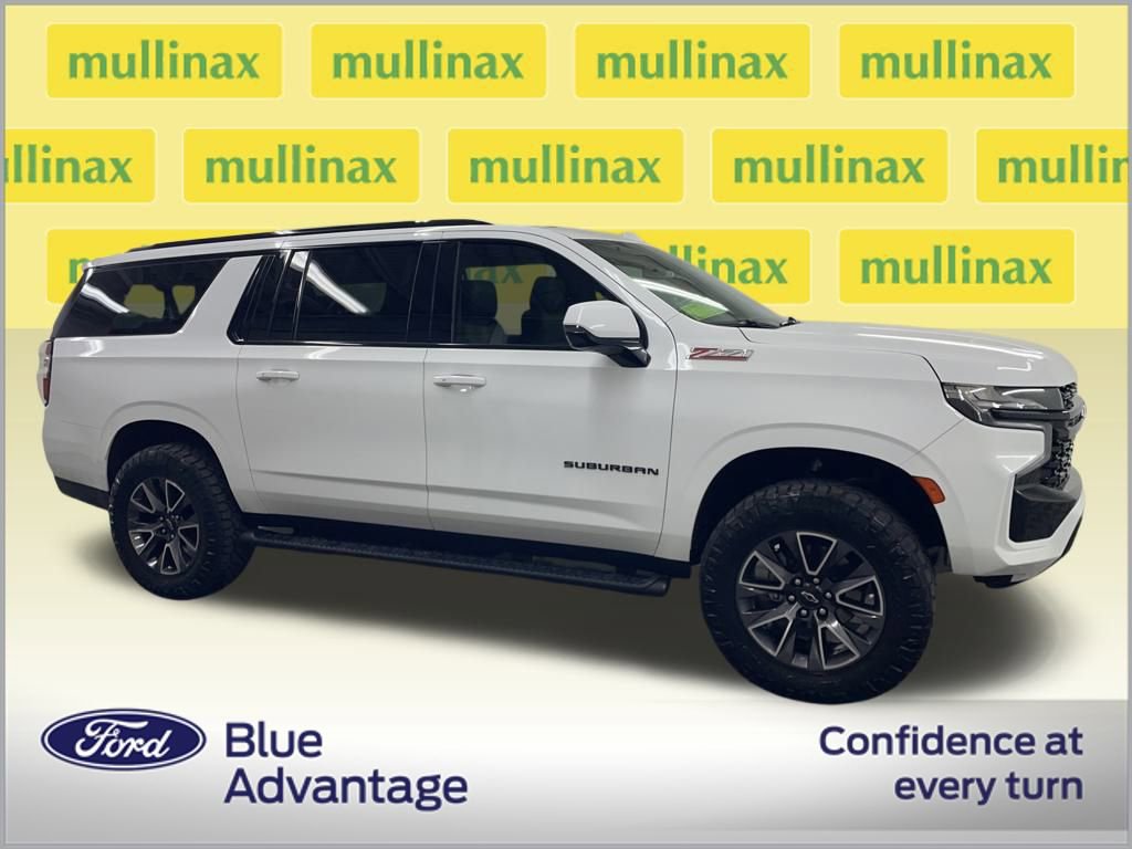 Used 2023 Chevrolet Suburban Z71 w/ Luxury Package image 2