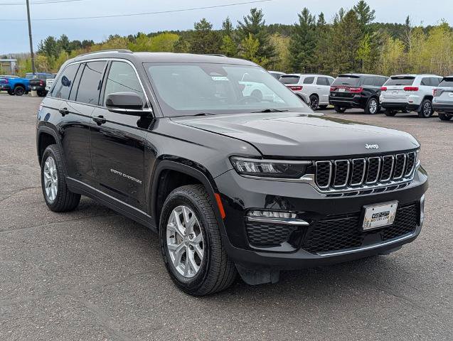 Used 2023 Jeep Grand Cherokee Limited AWD/4WD image 4
