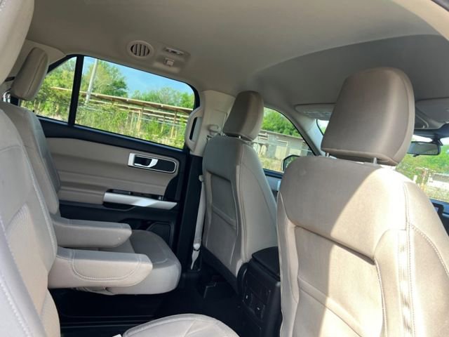 Certified 2023 Ford Explorer XLT image 9