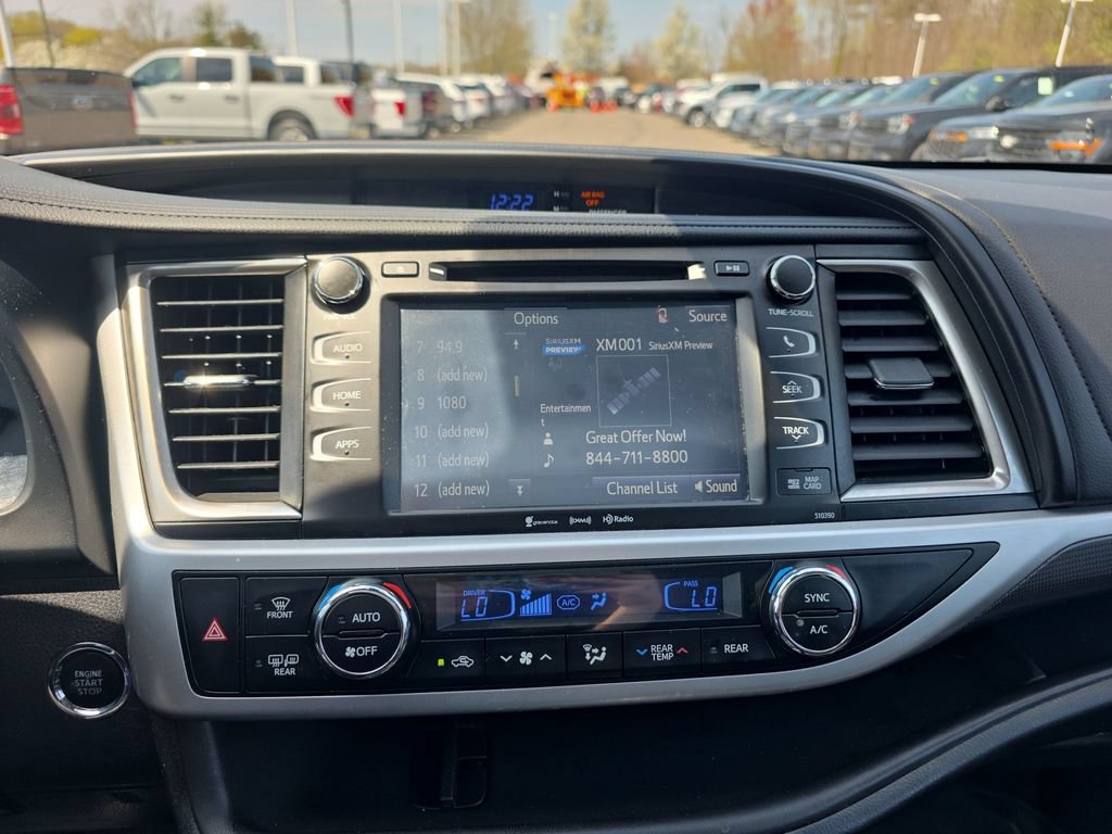 Used 2019 Toyota Highlander SE AWD/4WD image 32