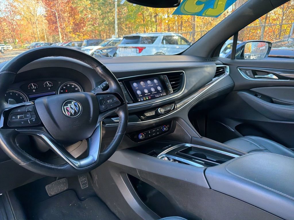 Used 2023 Buick Enclave Essence image 17