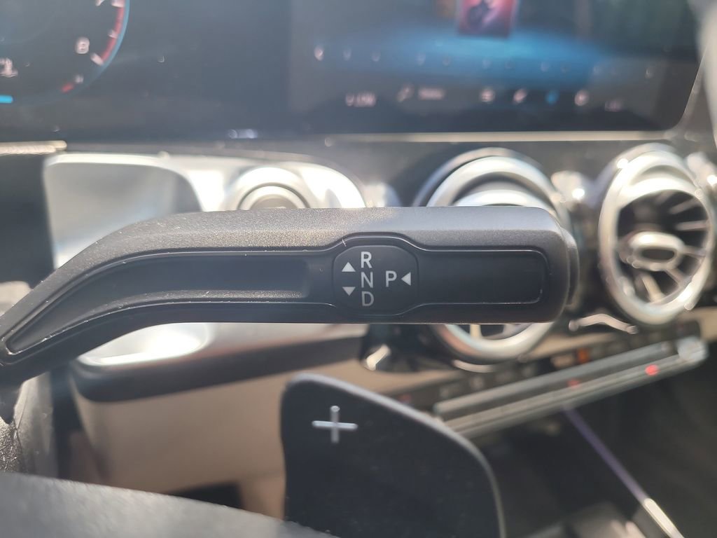 Used 2021 Mercedes-Benz GLB 250 image 29