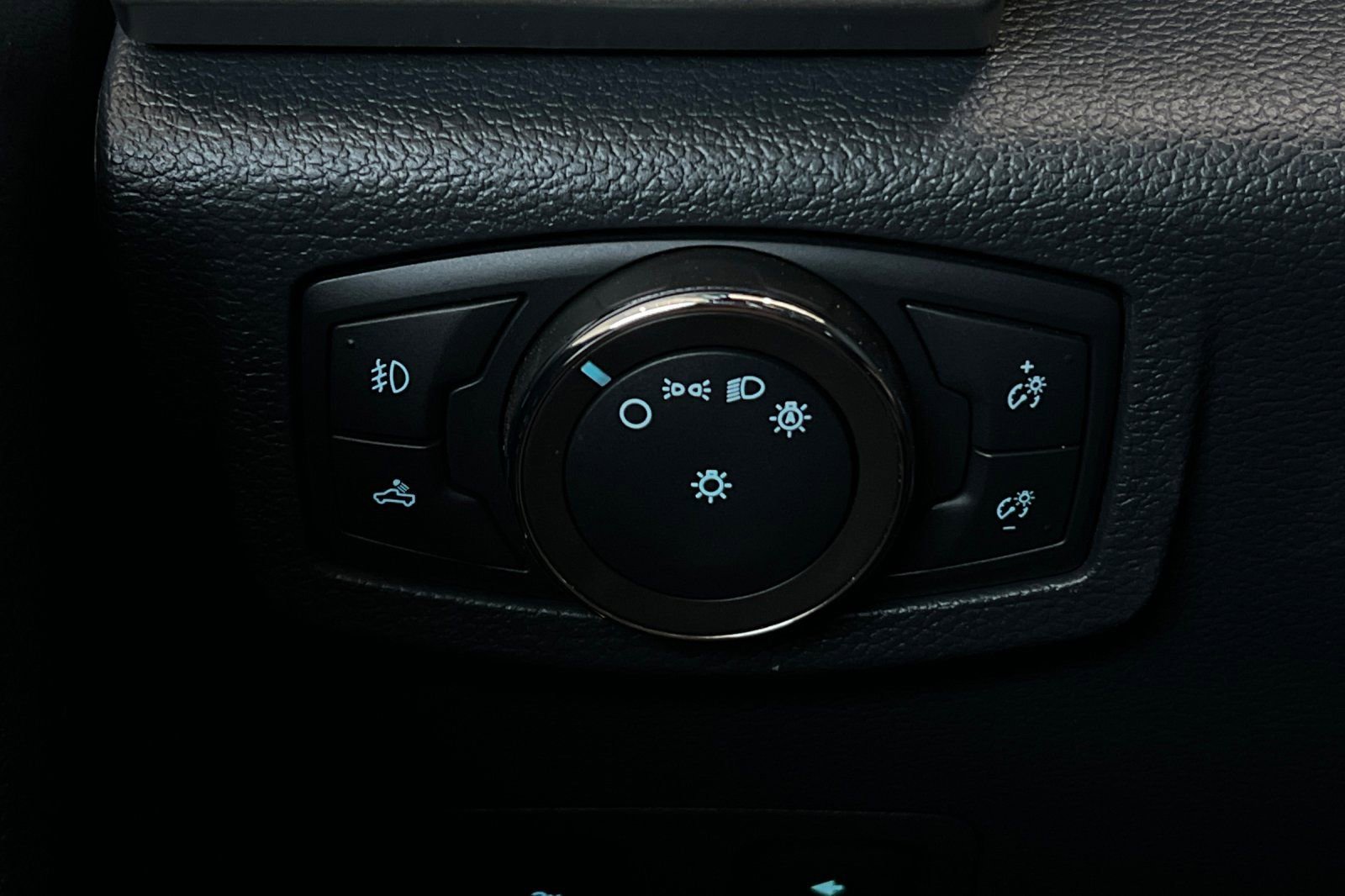 Certified 2022 Ford F250 Lariat w/ Black Appearance Package image 29