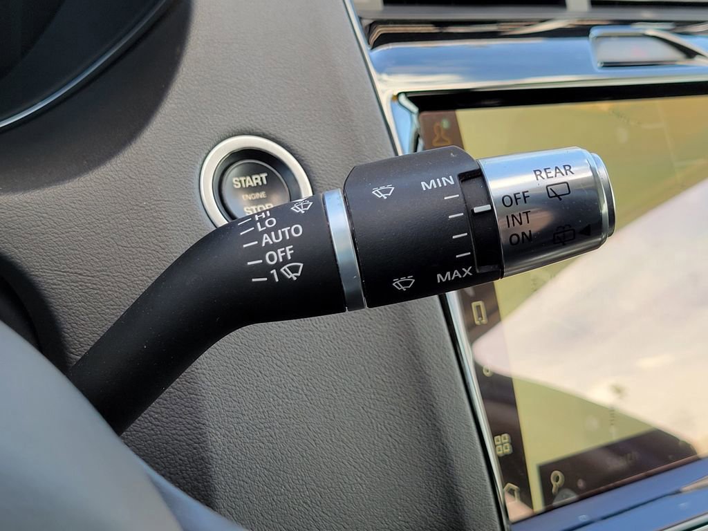 Used 2021 Jaguar E-PACE SE image 32