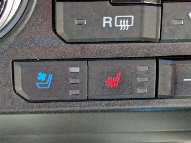 Certified 2021 Ford F250 Platinum w/ FX4 Off-Road Package image 24