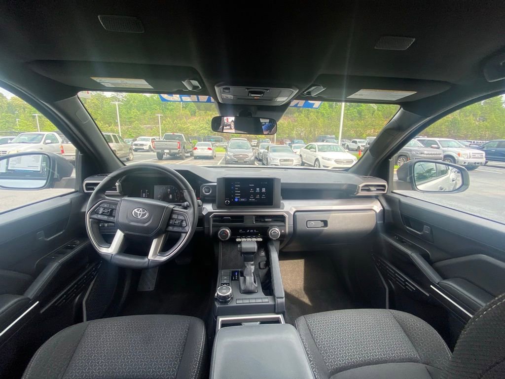 Used 2025 Toyota 4Runner SR5 AWD/4WD image 25