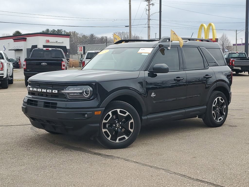 Certified 2023 Ford Bronco Sport Outer Banks w/ Tech Package image 2