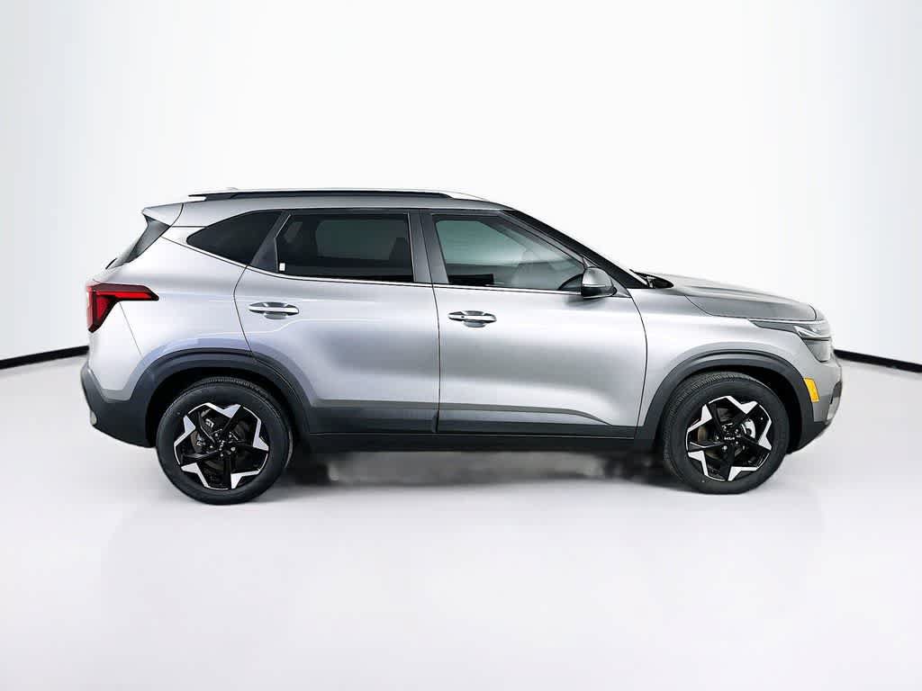 Used 2024 Kia Seltos EX FWD image 26