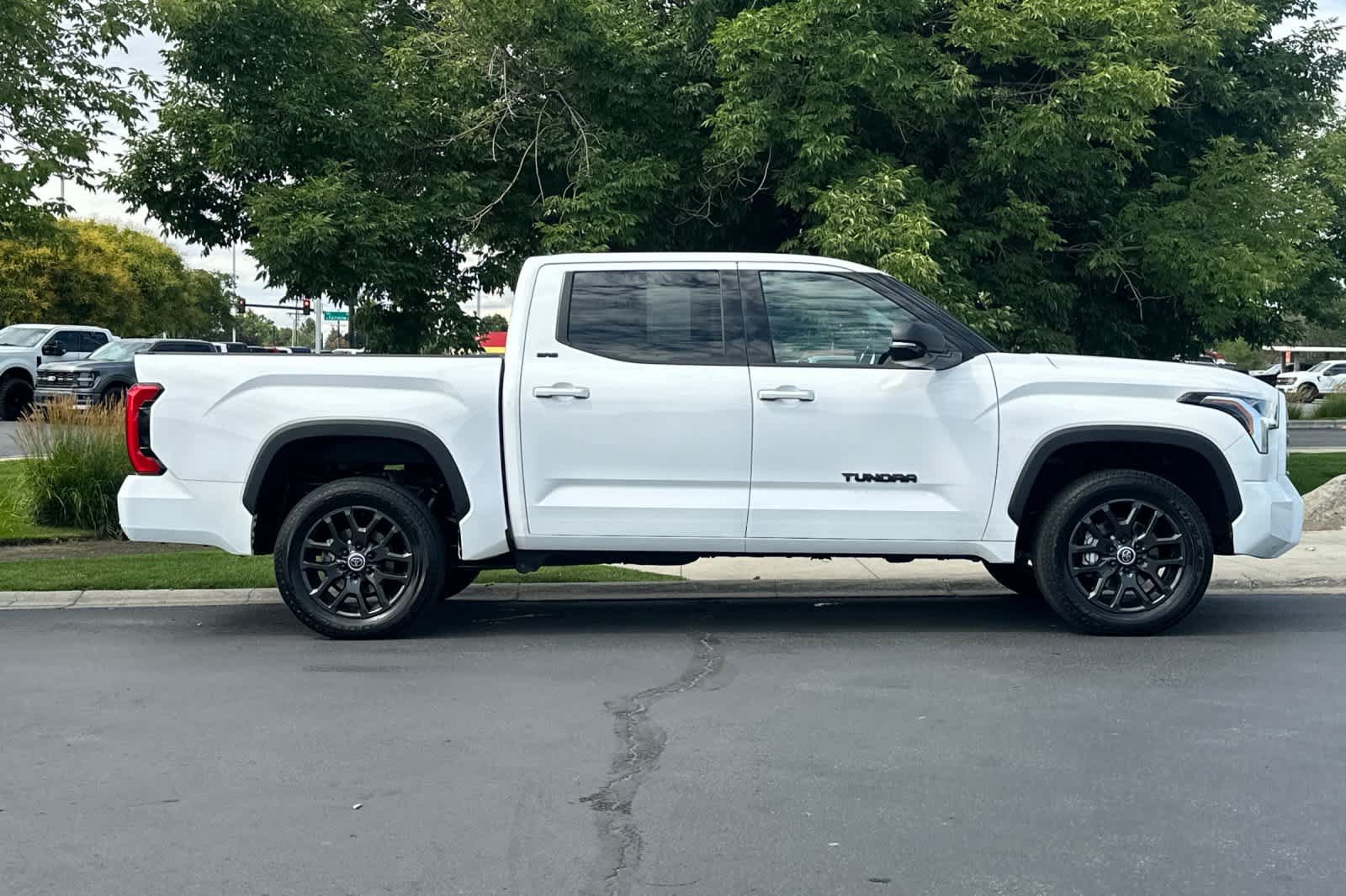 Used 2023 Toyota Tundra SR5 w/ SR5 Premium Package AWD/4WD image 8