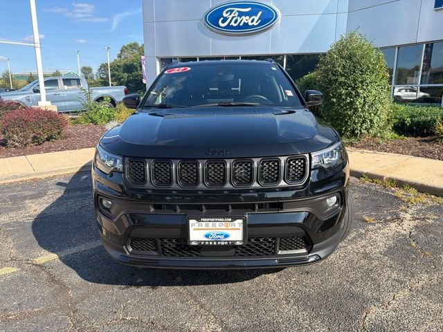 Used 2023 Jeep Compass Latitude w/ Convenience Group AWD/4WD image 2