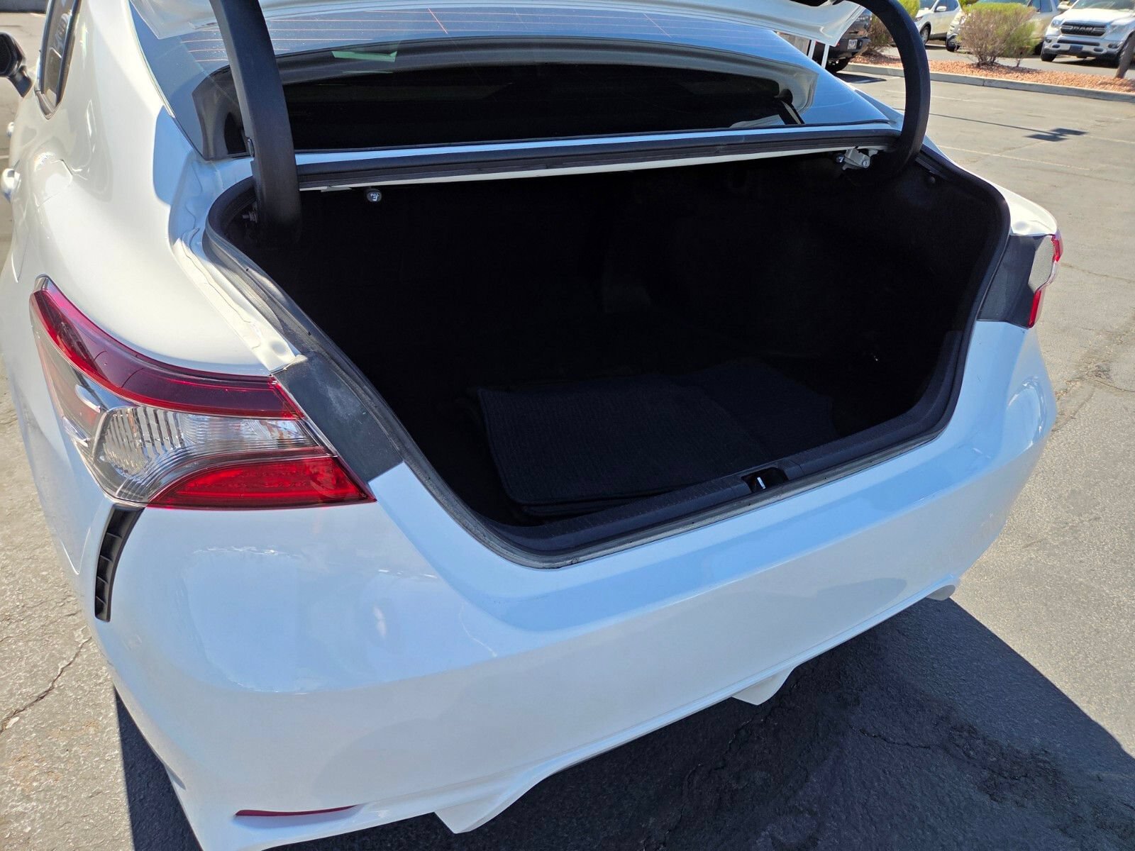 Used 2024 Toyota Camry SE FWD image 13