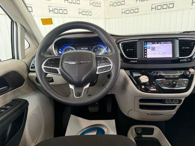 Used 2023 Chrysler Voyager LX FWD image 16