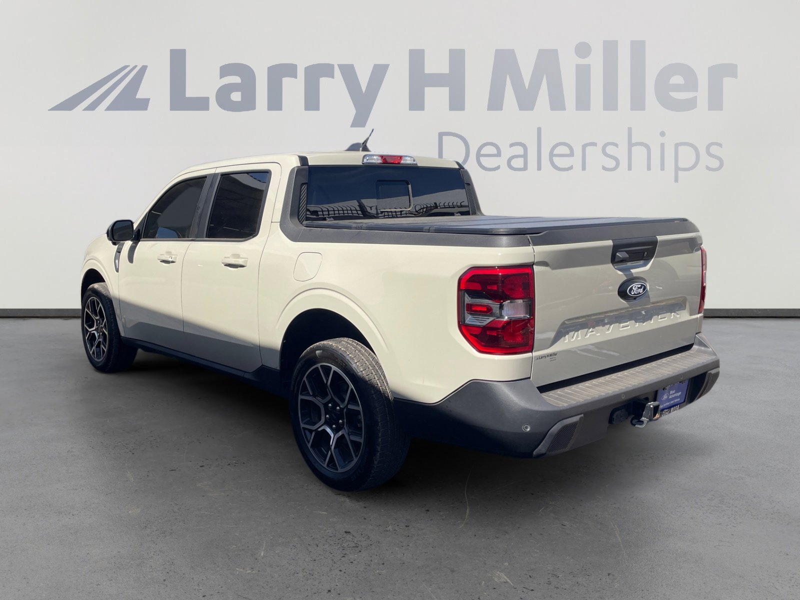 Certified 2025 Ford Maverick Lariat w/ 4K Tow Package AWD/4WD image 3