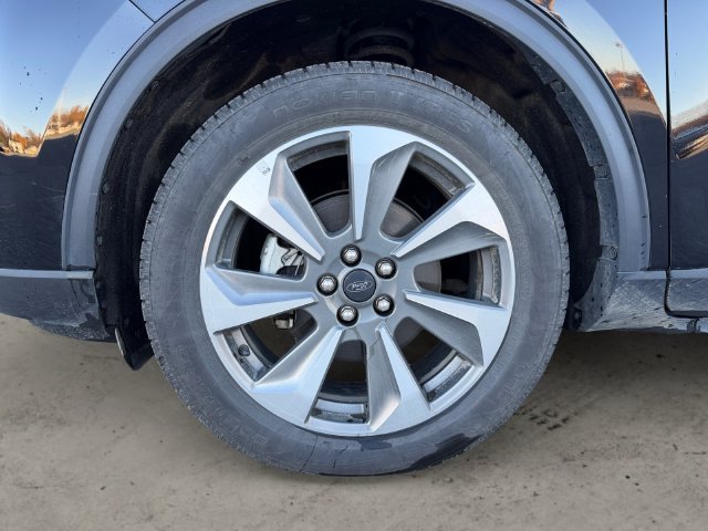 Certified 2025 Ford Escape Platinum AWD/4WD image 9