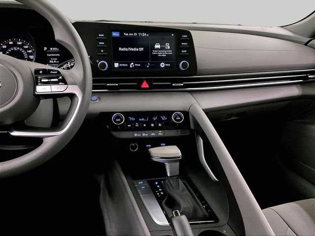 Used 2023 Hyundai Elantra SEL FWD image 6