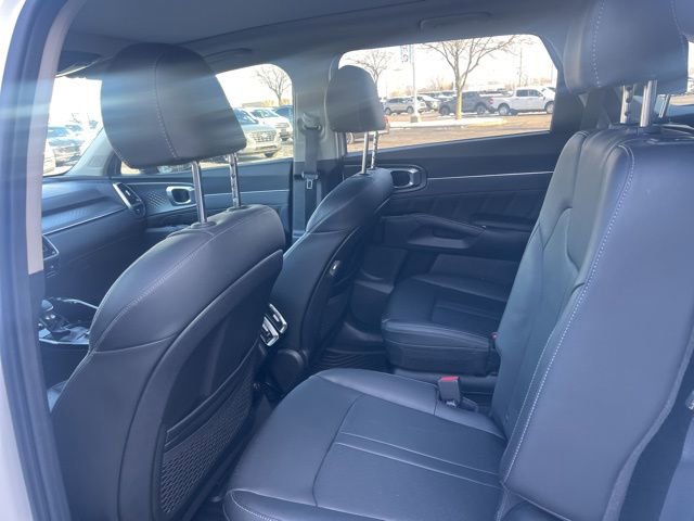 Used 2023 Kia Sorento SX image 16